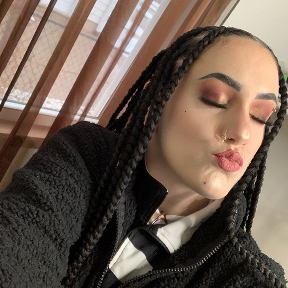 Meet your Posher, Morgan - Picture 3 of 3